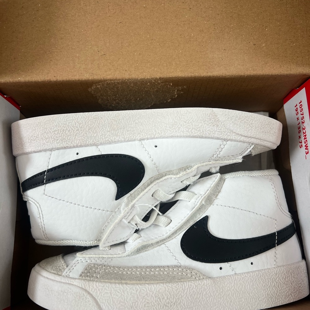 Nike Kids White and Black Sneakers